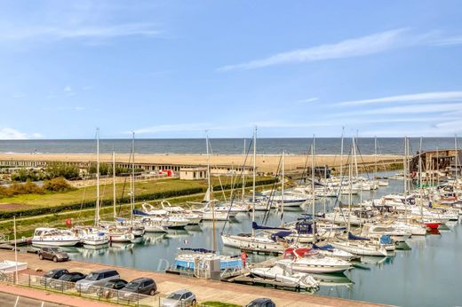 Apartment / Etagenwohnung in Deauville, Calvados
