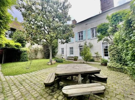 Luxury home in Massy, Essonne