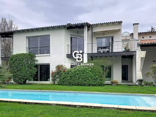 Luxury home in Pons, Charente-Maritime
