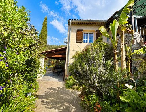 Maison de luxe à Contes, Alpes-Maritimes