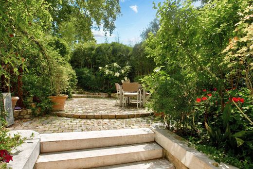 Двухуровневые апартаменты, La Muette, Auteuil, Porte Dauphine, Paris