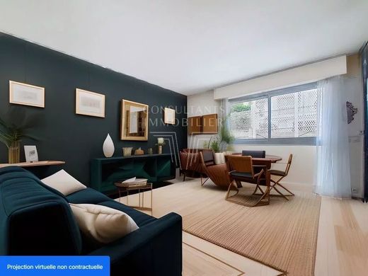 Apartment / Etagenwohnung in Tour Eiffel, Invalides – Ecole Militaire, Saint-Thomas d’Aquin, Paris