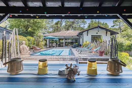Luxury home in Pyla sur Mer, Gironde