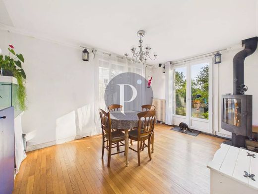 Casa de lujo en Le Plessis-Robinson, Altos de Sena