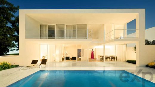 Luxury home in Charneca de Caparica, Almada