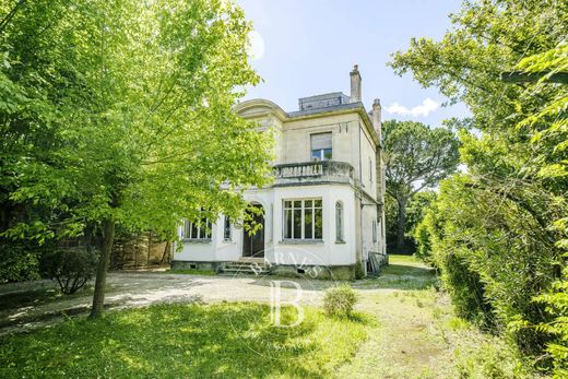 Luxury home in Le Bouscat, Gironde