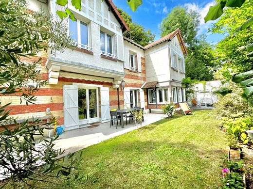 Luxury home in Le Vésinet, Yvelines