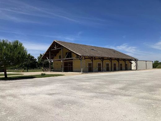 Landhaus / Bauernhof in Montpon-Ménestérol, Dordogne