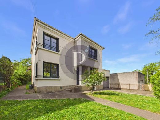 Luxury home in Fontenay-aux-Roses, Hauts-de-Seine