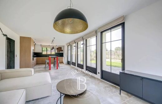 Luxury home in Montfort-l'Amaury, Yvelines