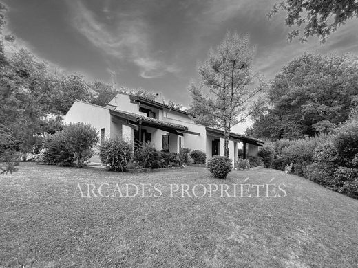 Luxury home in Saint-Sulpice, Gironde