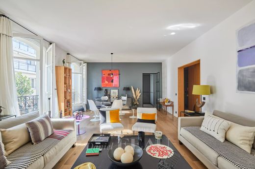 Apartment in Tour Eiffel, Invalides – Ecole Militaire, Saint-Thomas d’Aquin, Paris