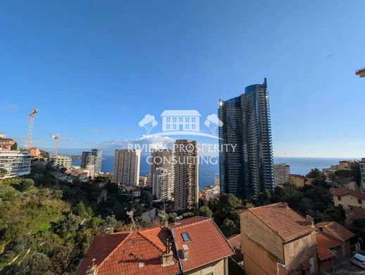 Beausoleil, Alpes-Maritimesのアパートメント