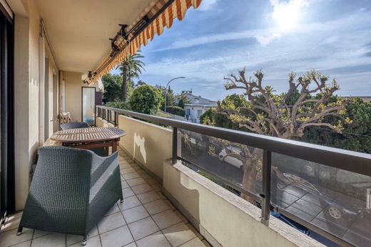 Apartment / Etagenwohnung in Nizza, Alpes-Maritimes