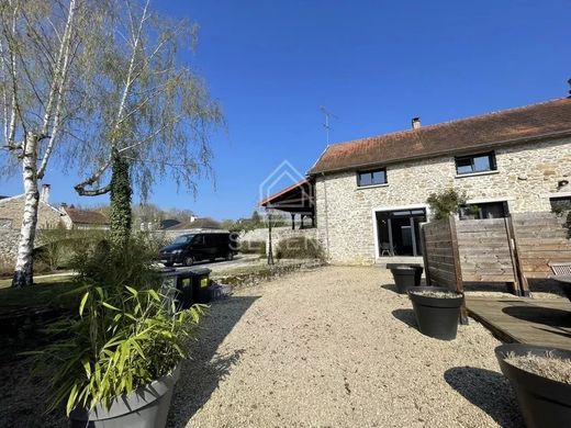 Hotel - Lardy, Essonne