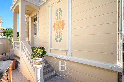 Apartment / Etagenwohnung in Beaulieu-sur-Mer, Alpes-Maritimes