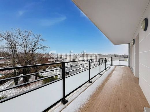 Appartamento a Saint-Genis-Pouilly, Ain