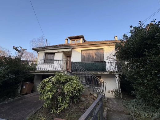 Casa di lusso a Noisy-le-Grand, Seine-Saint-Denis