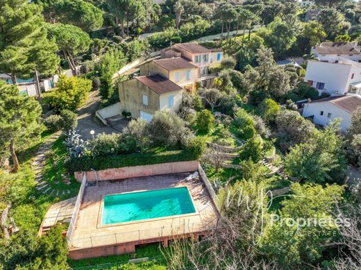 Casa di lusso a Rayol-Canadel-sur-Mer, Var