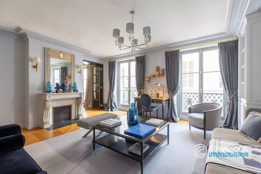 Apartment in Champs-Elysées, Madeleine, Triangle d’or, Paris