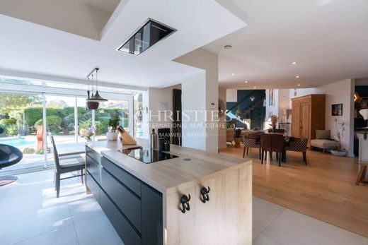 Luxury home in Cestas, Gironde