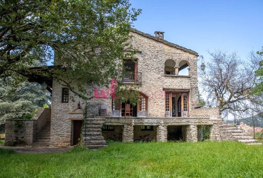 Casa di lusso a Crémieu, Isère