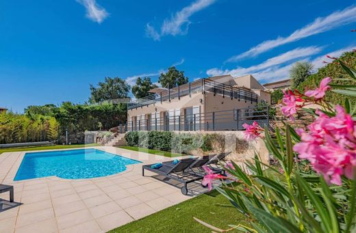 ﻓﻴﻼ ﻓﻲ Grimaud, Var