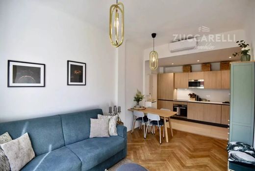 Apartment / Etagenwohnung in Nizza, Alpes-Maritimes