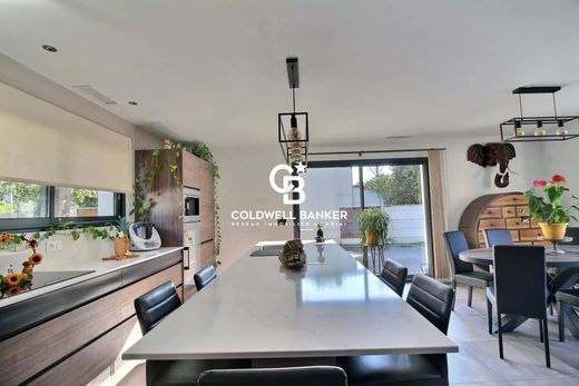 Luxus-Haus in Salles, Gironde