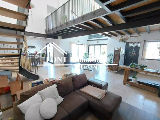 Luxury home in Saint-Chamond, Loire