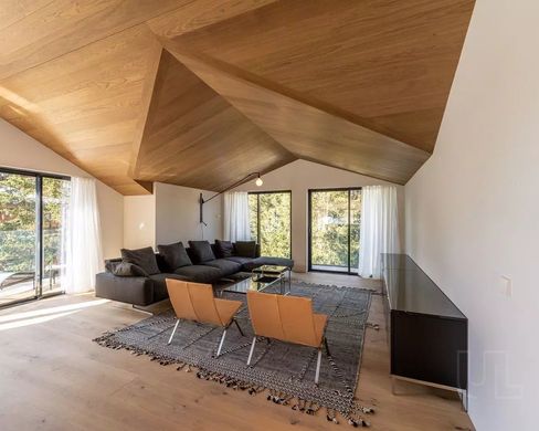 아파트 / 꾸르슈벨, Savoy