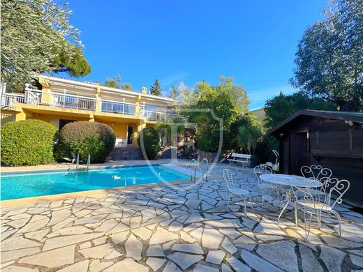 Casa di lusso a Roquebrune-sur-Argens, Var