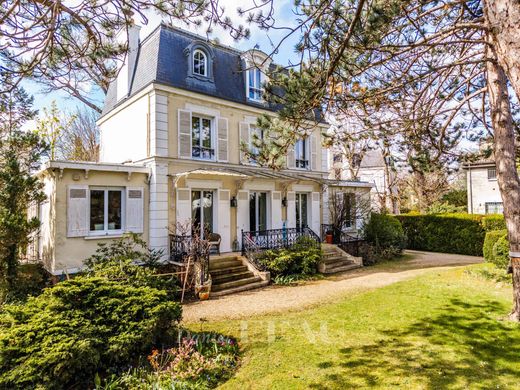 Casa di lusso a Le Vésinet, Yvelines