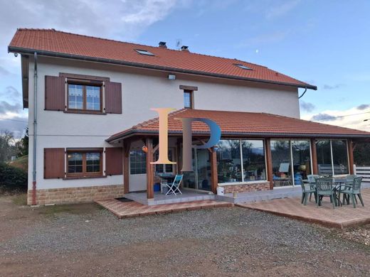 Luxury home in Vougy, Loire