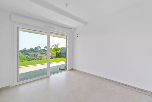 Apartment / Etagenwohnung in Roquebrune-Cap-Martin, Alpes-Maritimes