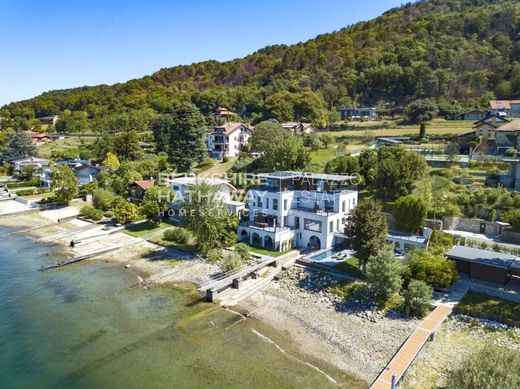 Villa in Angera, Provincia di Varese