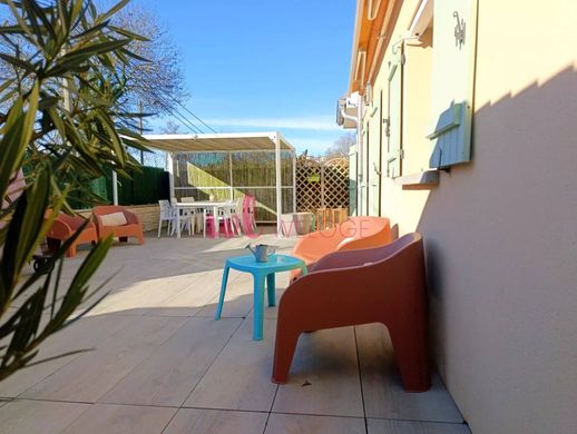 Casa di lusso a Châtillon, Allier