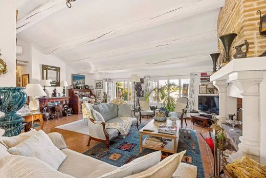 Antibes, Alpes-Maritimesのアパートメント