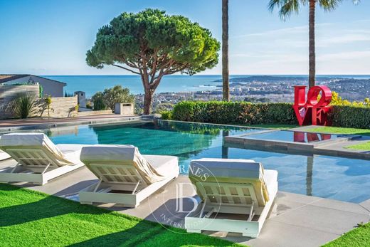 Villa in Villeneuve-Loubet, Alpes-Maritimes