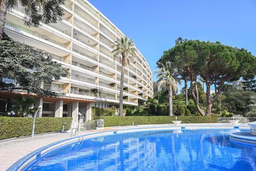 Apartment / Etagenwohnung in Cannes, Alpes-Maritimes