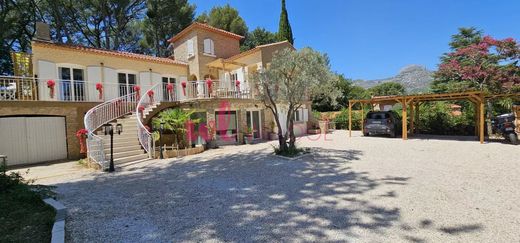 Casa de lujo en Aubagne, Bocas del Ródano