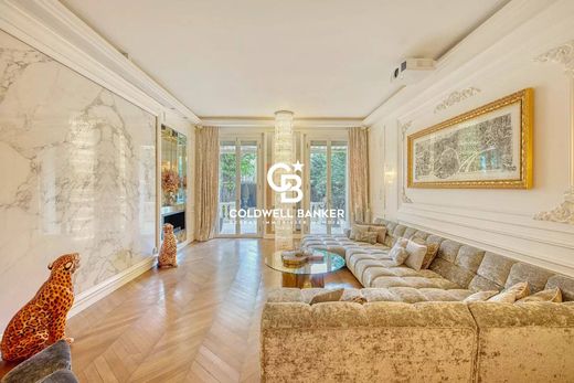 Apartment in La Muette, Auteuil, Porte Dauphine, Paris