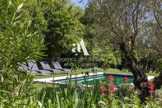 Luxury home in Paradou, Bouches-du-Rhône