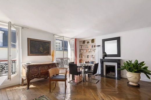 Apartment in Saint-Germain, Odéon, Monnaie, Paris