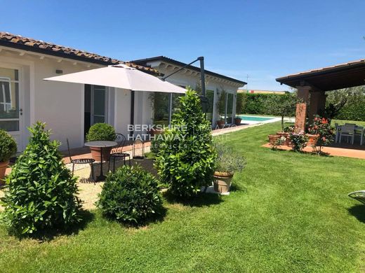 Apartament w Pietrasanta, Provincia di Lucca