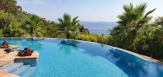 Luxury home in Théoule-sur-Mer, Alpes-Maritimes