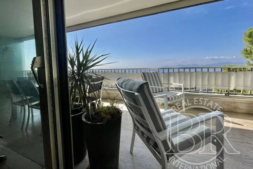 Apartment / Etagenwohnung in Cannes, Alpes-Maritimes