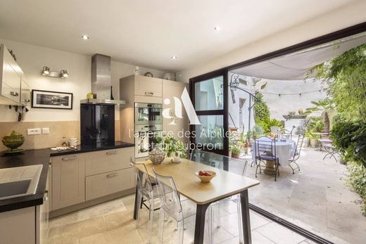 Luxus-Haus in Rochefort-du-Gard, Gard