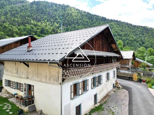 Le Biot, Haute-Savoieの高級住宅