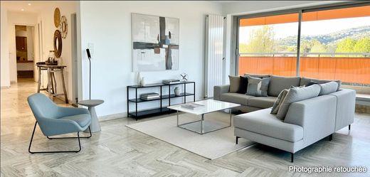 Apartment in Mandelieu-la-Napoule, Alpes-Maritimes
